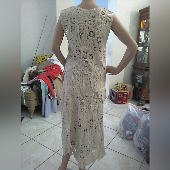 BNWOT AMZ. HANDMADE CROCHET SKIRT/TOP SET (3 WAYS SKIRT) CREAM SEE Measurements - Picture 3 of 16